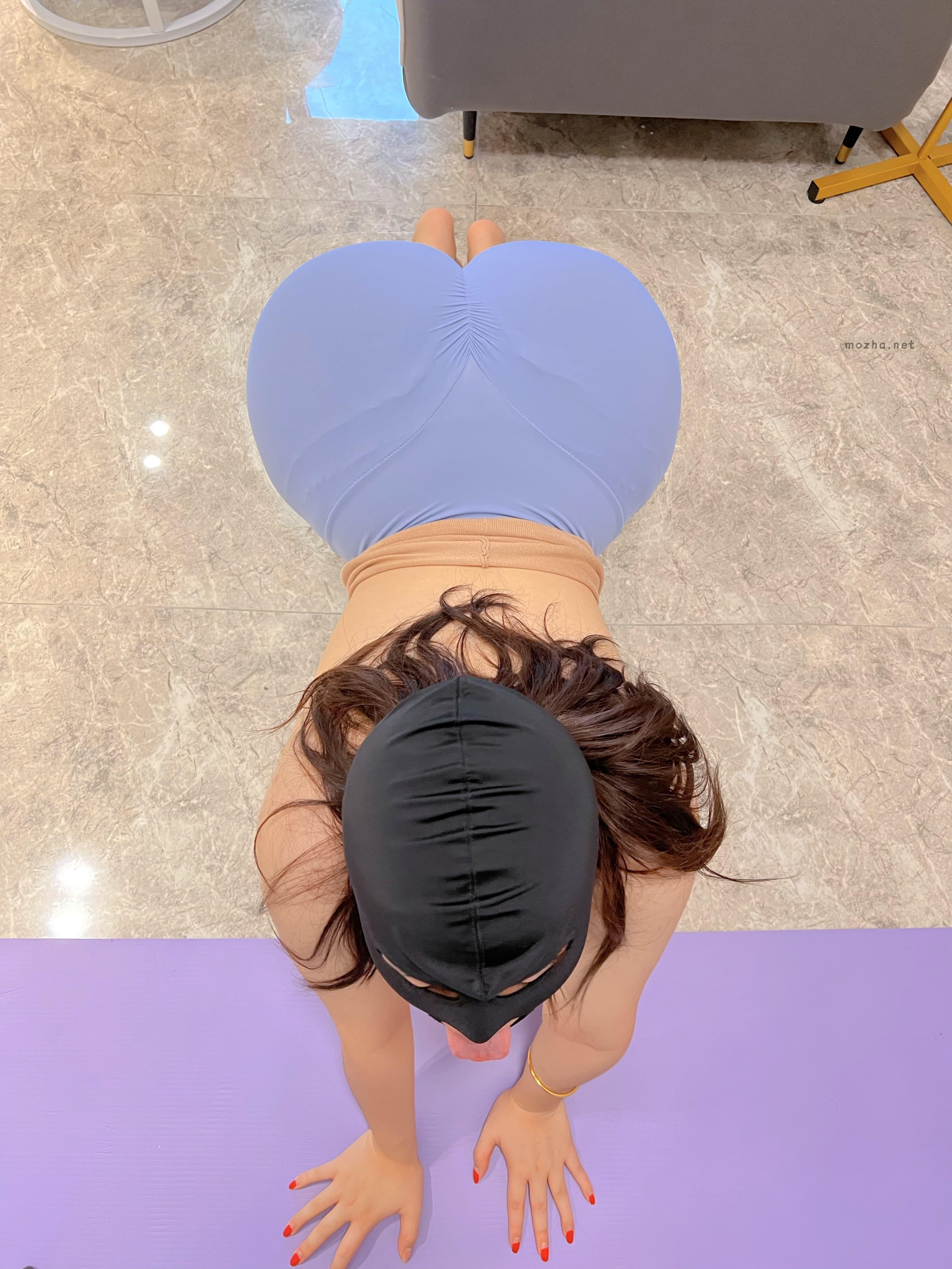 迷人的五姨太 – 紧身瑜伽裤【18P】